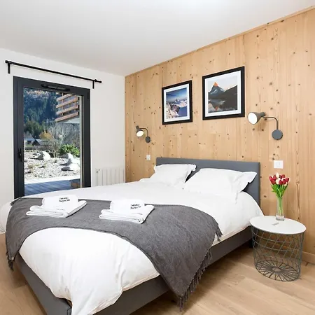 La Cordee 504 - Year Chamonix Mont Blanc